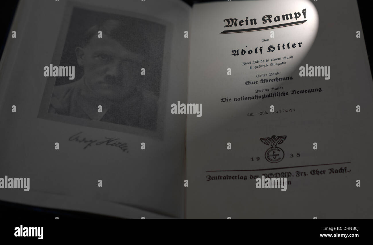 Das deutsche Buch Mein Kampf / Mein Kampf, autobiographischen Manifest von Nazi-Führer Adolf Hitler Stockfoto