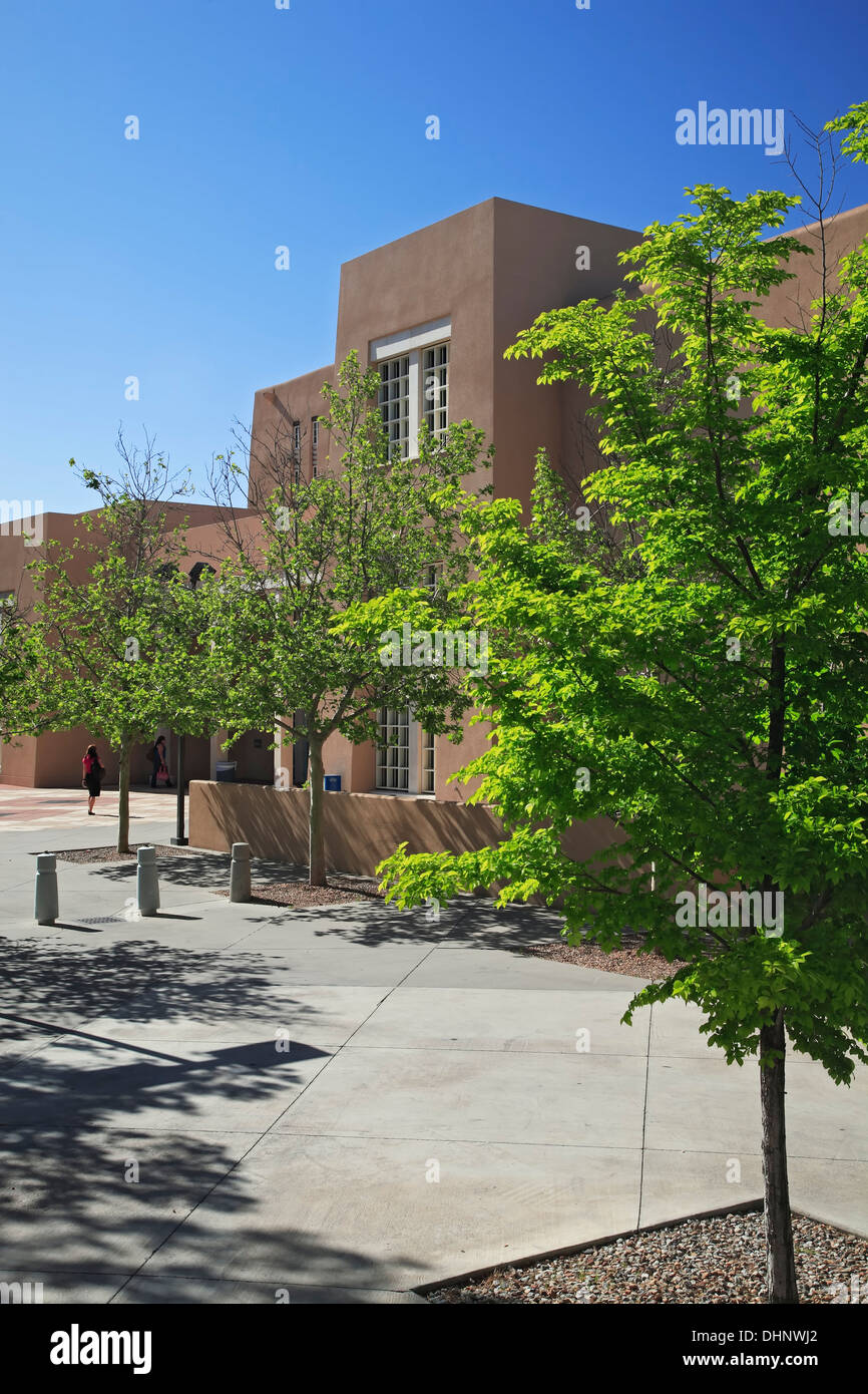 Haupteingang, Zimmerman Bibliothek, Campus der Universität von New Mexico, Albuquerque, New Mexico, Vereinigte Staaten Stockfoto