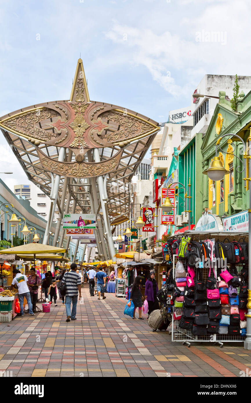 Kasturi Spaziergang einen überdachten Gehweg neben Central Market, beliebte Einkaufsmöglichkeiten vor Ort mit Getränk Imbissbuden, Kuala Lumpur, Malaysia Stockfoto