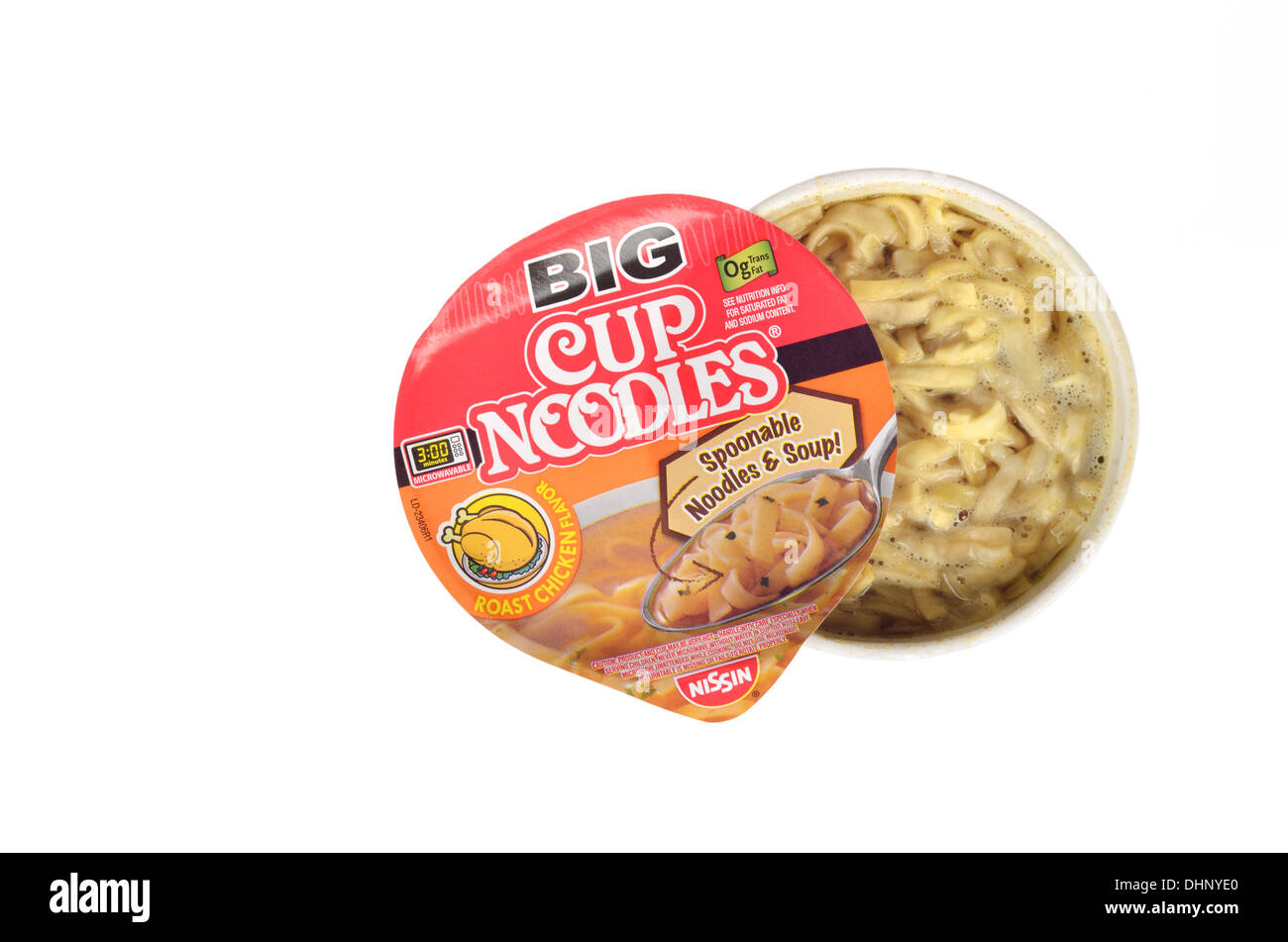 Geöffnet und gekocht Topf von Nissin Big Cup Nudeln Ramen auf weißem Hintergrund, Ausschnitt. USA Stockfoto