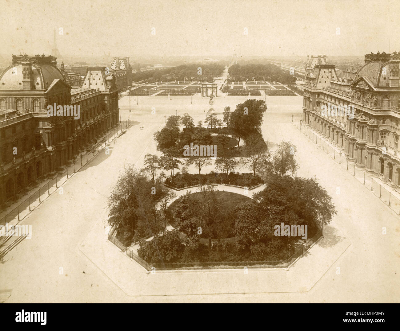 Antikes Foto ca. 1890 Foto, Blick auf den Place du Carrousel, die Tuilerien und der Champs-Elysées, Paris, Frankreich. Stockfoto