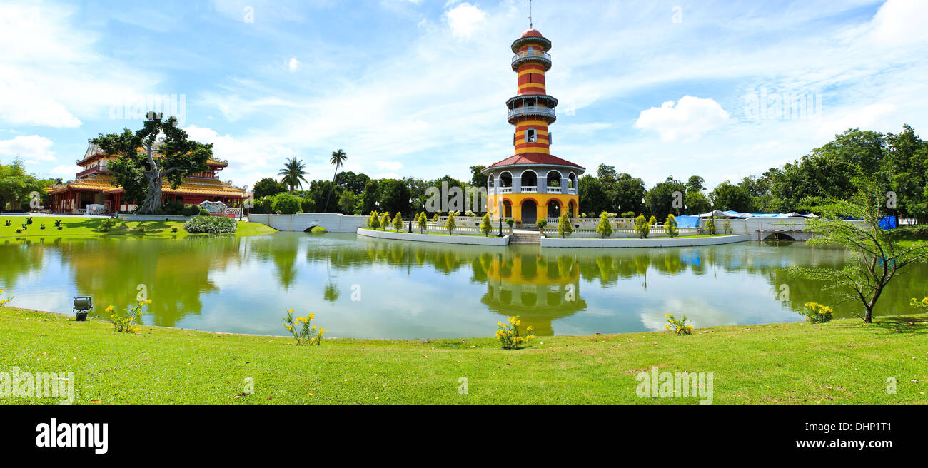 Die malerische Aussicht auf Thai Royal Residence in Bang Pa-In Königspalast in Ayutthaya, Thailand. Stockfoto