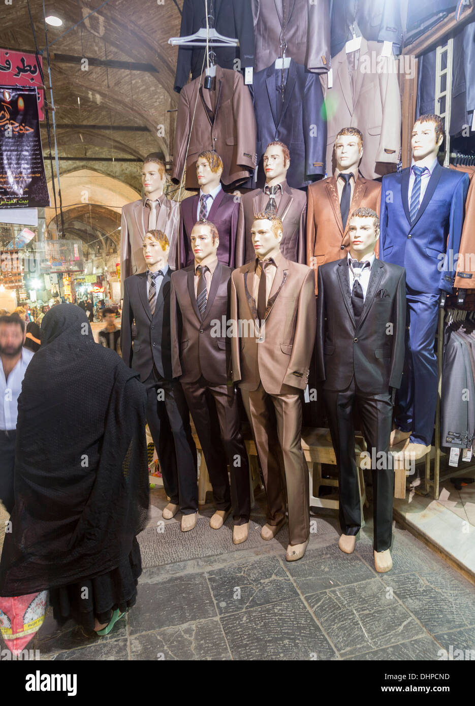 Herren Anzüge zum Verkauf in main Bazar, Isfahan, Iran Stockfoto