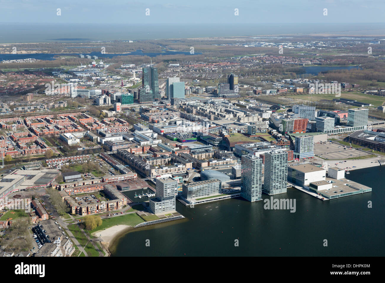 Niederlande, Almere, Stadtzentrum entfernt. Luftbild Stockfoto