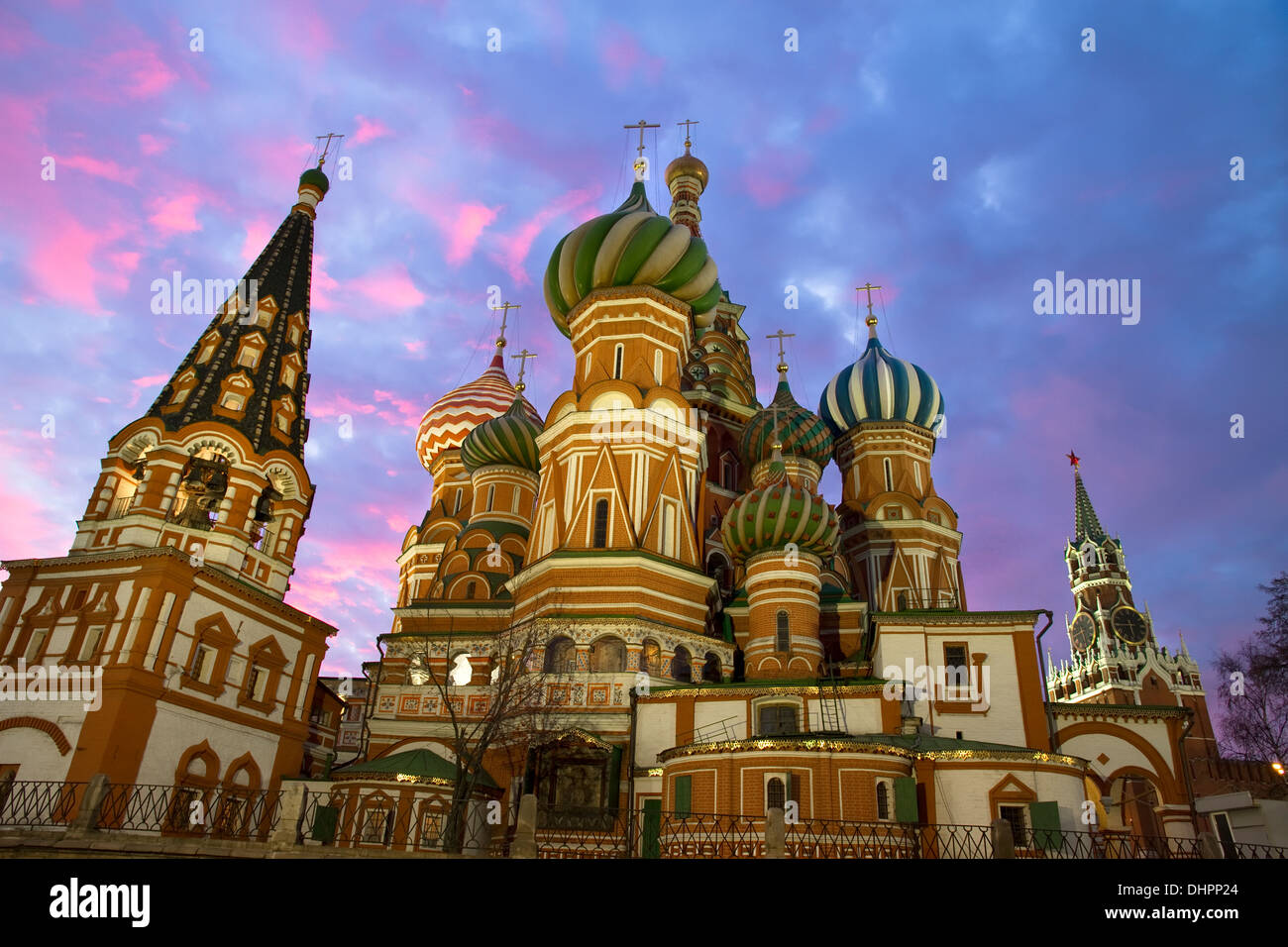 Moskau, Roter Platz, Kreml und Basilius Kirche Nachtansicht Stockfoto