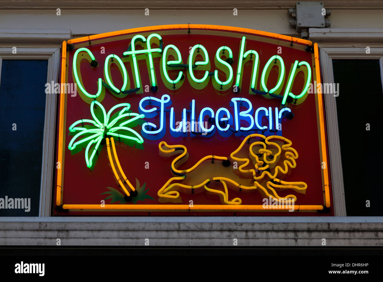 Leuchtreklame von einem Coffee Shop in Amsterdam, Holland Stockfoto