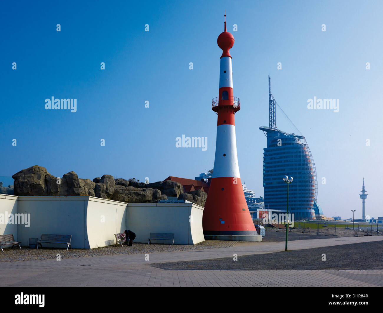 Leuchtturm und Atlantic Hotel Sail City, Bremerhaven, Bremen, Deutschland Stockfoto