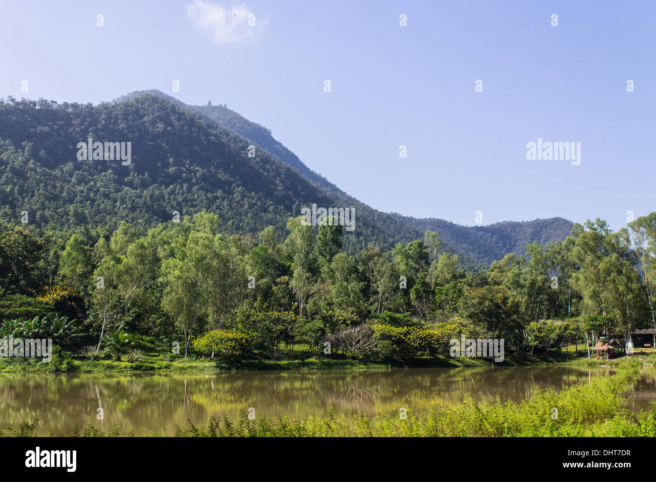 Damm und Berg, Chiang Mai Nordthailand. Schöne Landschaft Stockfoto