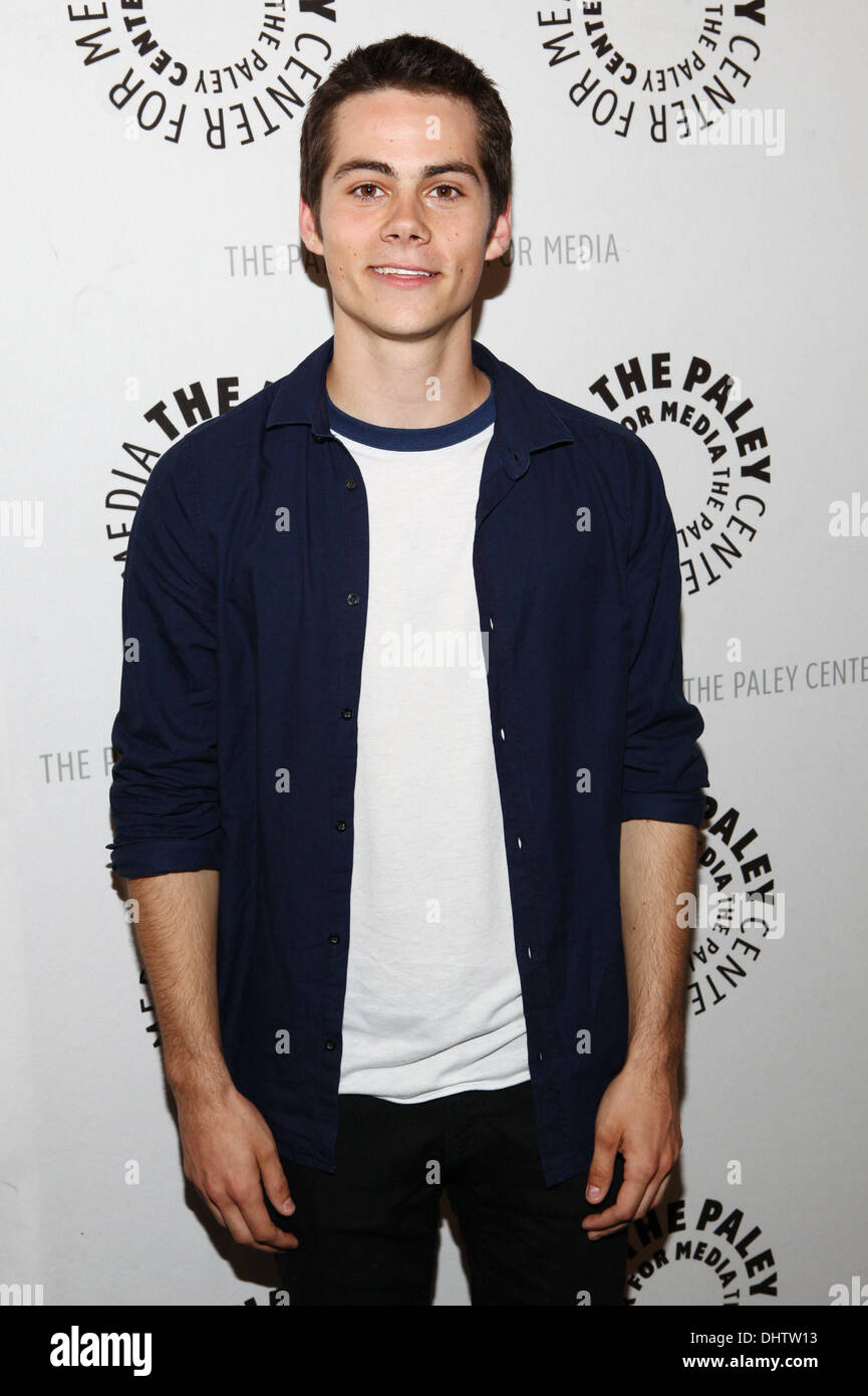 Dylan O Brien Mtvs Teen Wolf Staffel 2 Premiere Screening Panel Im Beverly Center Ankunfte Beverly Hills Kalifornien 23 05 12 Stockfotografie Alamy