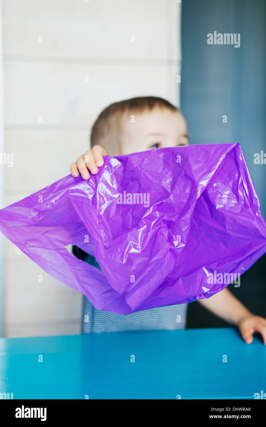 Plastic bag suffocation Fotos und Bildmaterial in hoher Auflösung Alamy