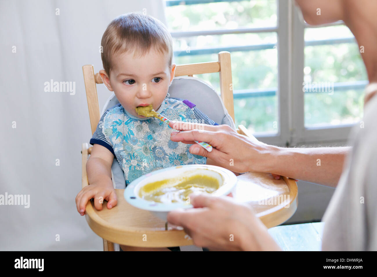 KIND EINE MAHLZEIT Stockfoto