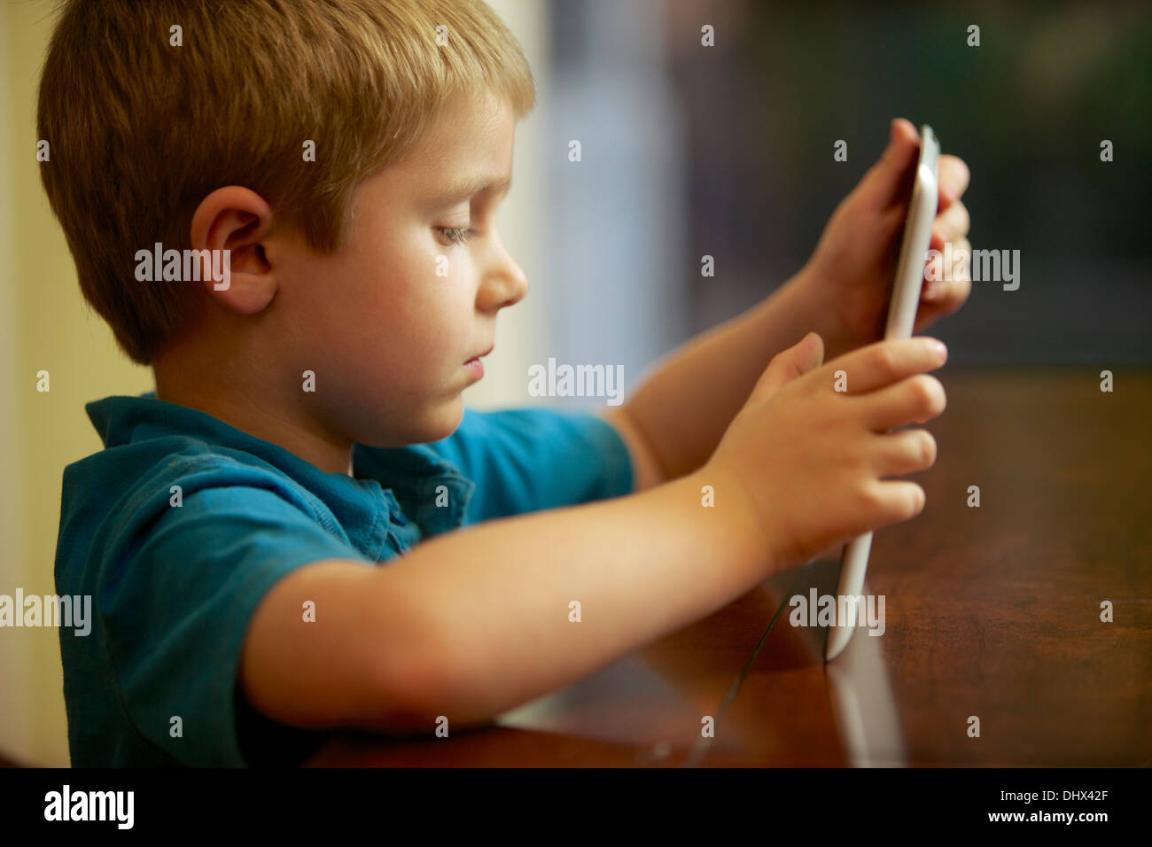Kinder mit tablet-Computern. Stockfoto