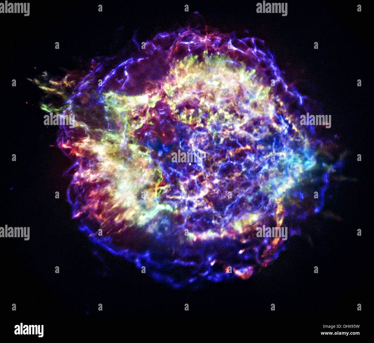 Cassiopeia A-Supernova-Überrest wird in einem neuen dreidimensionalen Format gesehen, durch die Kombination von Daten aus Chandra, Spitzer Space Telescope der NASA und bodengestützten Anlagen, ein einzigartiges 3D Modell der 300 Jahre alte Überreste einer Sternexplosion zu konstruieren, die einen massereicher Stern auseinander, senden den stellaren Trümmern Rauschen in den Weltraum bei Millionen von Meilen pro Stunde 15 November blies , 2013. Stockfoto