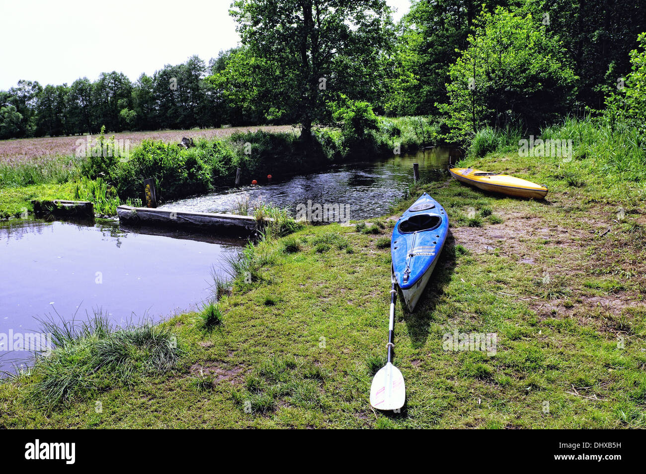 Halten Sie in einem Kanu Stockfoto