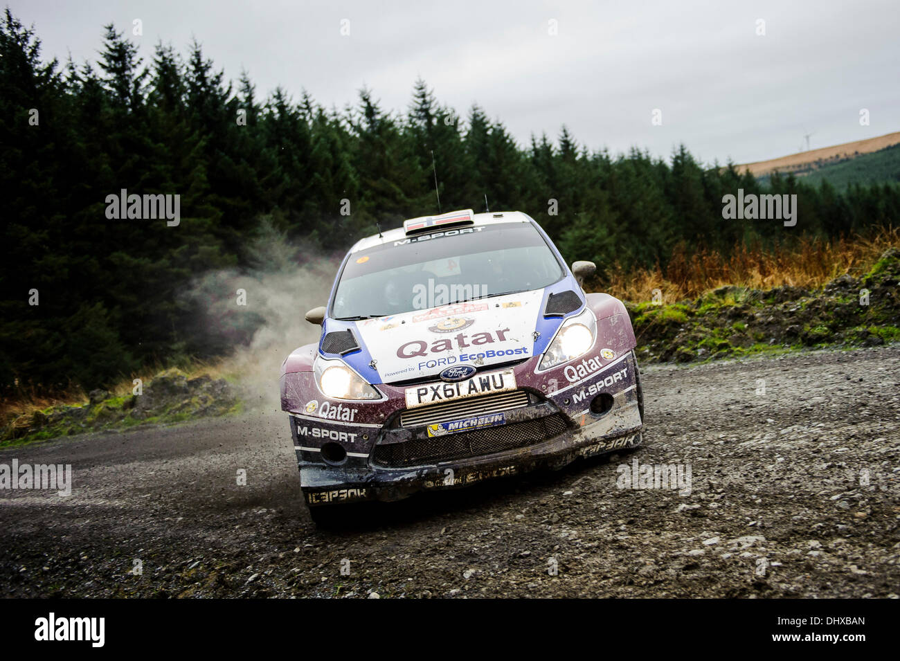 Powys, Wales. 15. November 2013. Mads Östberg von Norwegen (NOR) und Jonas Andersson von Schweden (SWE) Laufwerk ihre Katar M-SPORT WORLD RALLY TEAM Ford Fiesta RS WRC auf dem zweiten Durchlauf der Myherin Bühne (SS9) bei Tag 2 der Wales-Rallye Großbritannien, die letzte Runde der 2013 FIA Rallye WM. Bildnachweis: Aktion Plus Sport/Alamy Live-Nachrichten Stockfoto