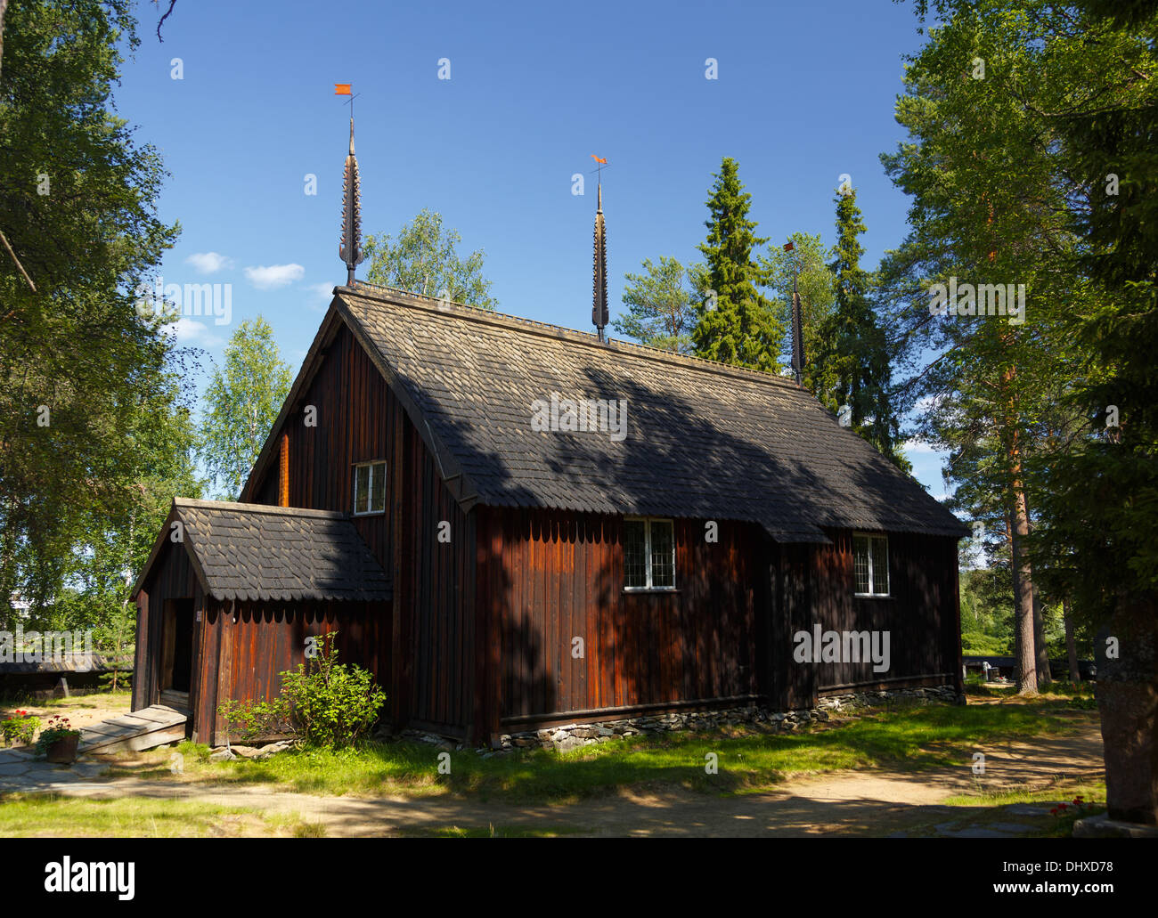 Der "Lapp Kirche" von Sodankylä ist eine der ältesten Holzkirchen Finnlands. Es wurde von Protokollen durch örtliche Arbeit 1689 erbaut. Stockfoto