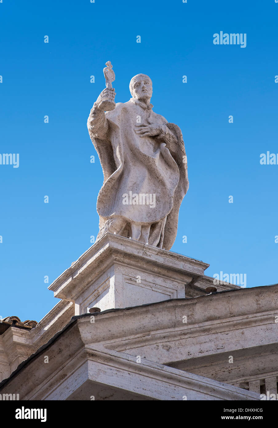 St. Norbert Statue, Berninis Kolonnaden rund um Platz St. Peter im Vatikan, Rom, Italien Stockfoto