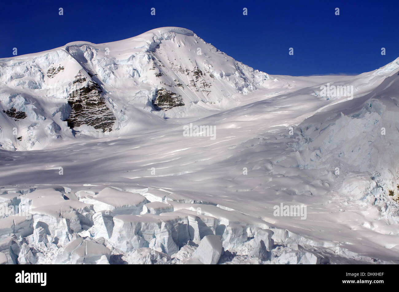 große, robuste Land Stockfoto