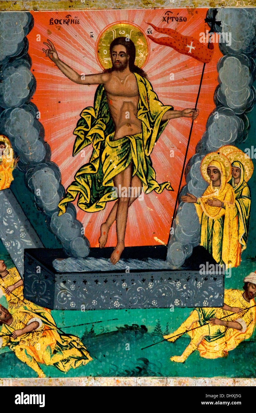 Symbol des aufgestiegenen Christus auferstanden aus der Sarg des Toten während der Segen der Welt und tragen eine Emblomatic Flagge. Stockfoto