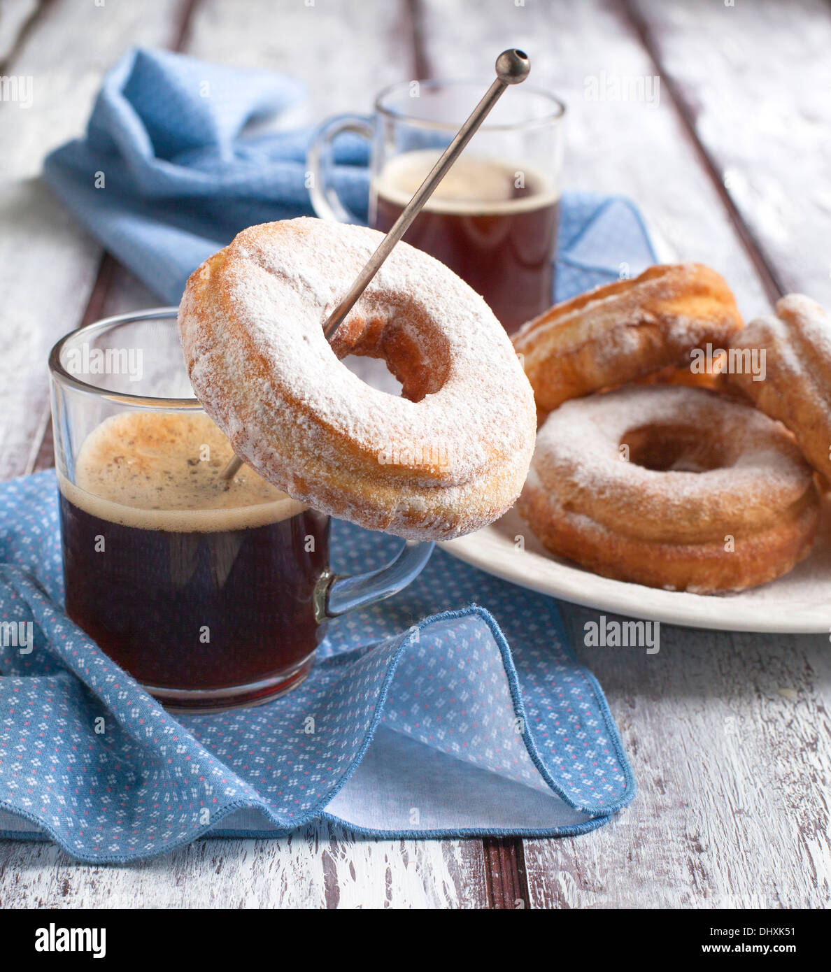 Tasse Kaffee und donuts Stockfoto