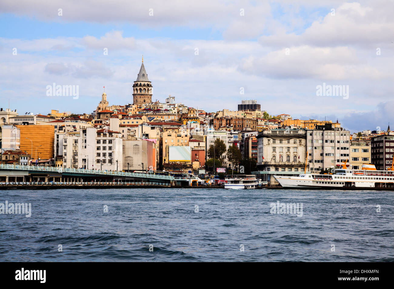 Galata-Turm und Galata-Brücke in Istanbul, Türkei Stockfoto