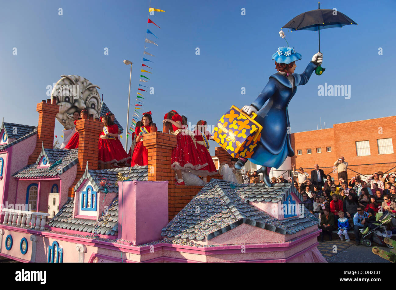 Karneval zu schweben, Mary Poppins Allegorie, Isla Cristina, Provinz Huelva, Region von Andalusien, Spanien, Europa Stockfoto