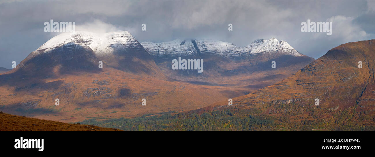 Beinn Alligin oben Torridon in den schottischen Highlands. Stockfoto