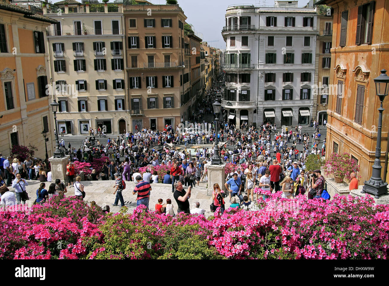 Zeigen Sie auf der spanischen Treppe nach Fontain Della Barcaccia, Piazza di Spagna, Rom, Italien an Stockfoto