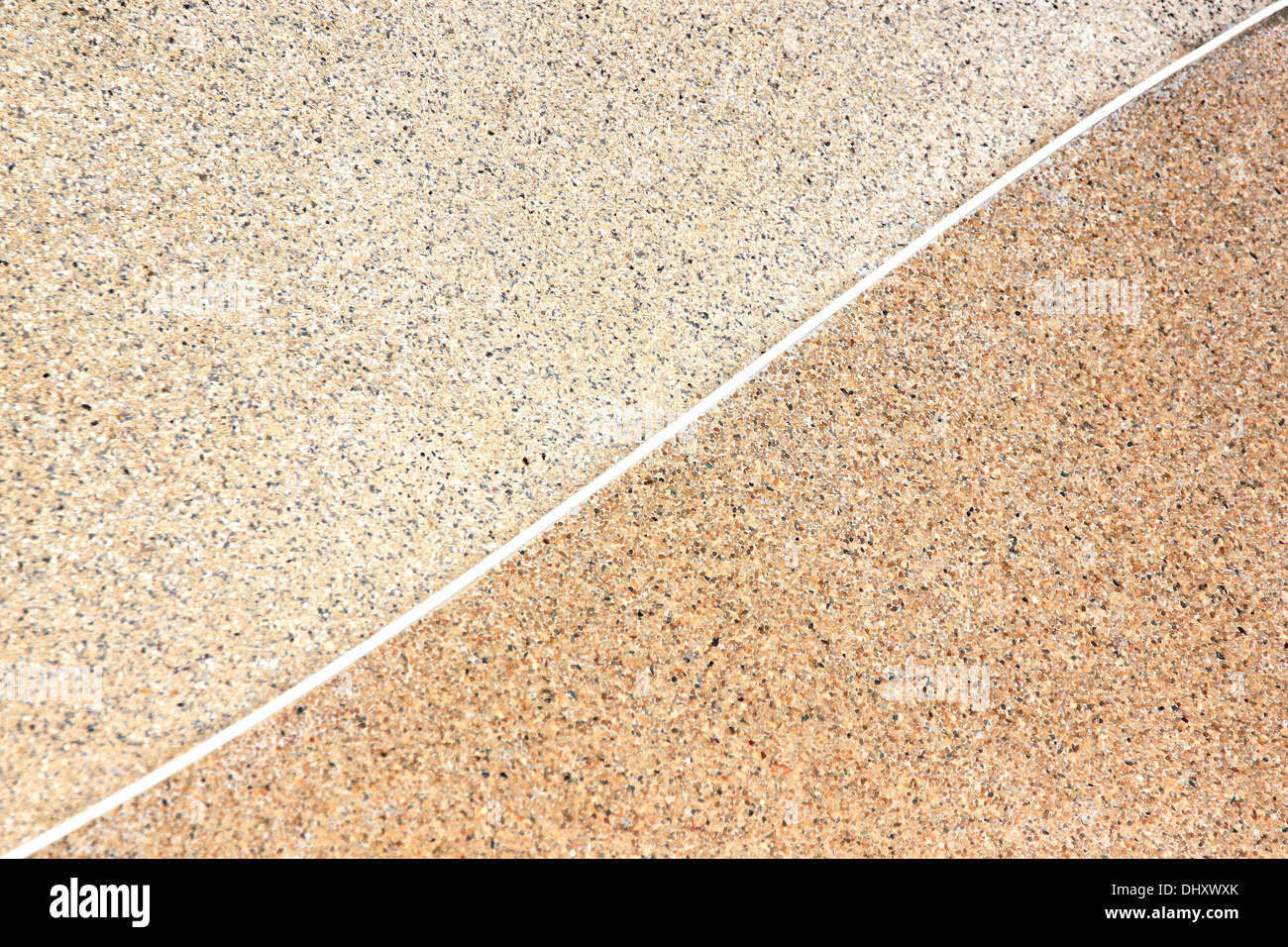 Zwei steinerne Farbe mit einem weißen Streifen sie Hintergrund zu trennen. Stockfoto