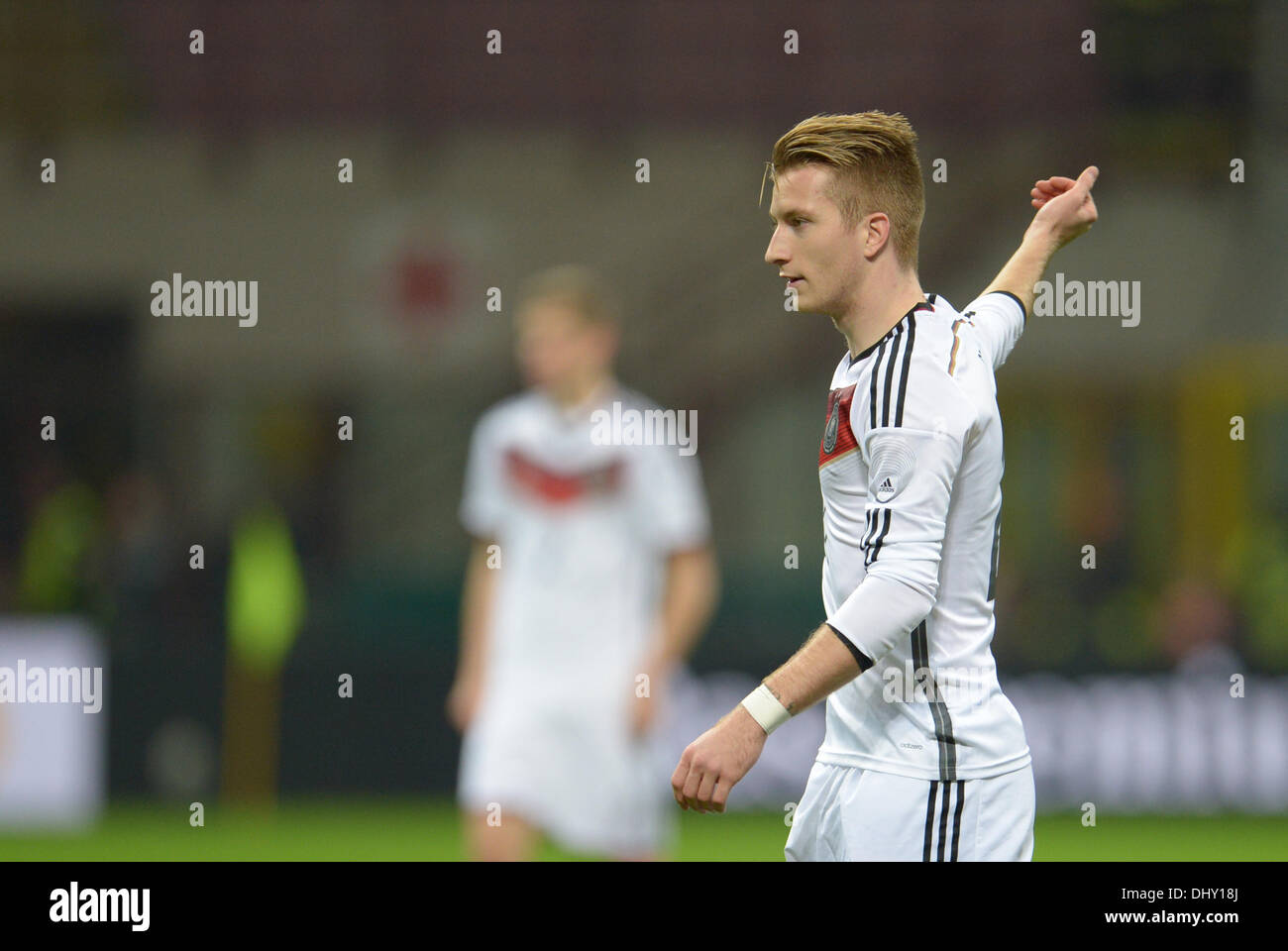 Mailand, Italien. 15. November 2013. Deutschlands Marco Reus Gesten während der freundliche Fußball match zwischen Italien und Deutschland im Giuseppe Meazza Stadium (San Siro) in Mailand, Italien, 15. November 2013. Foto: Andreas Gebert/Dpa/Alamy Live-Nachrichten Stockfoto