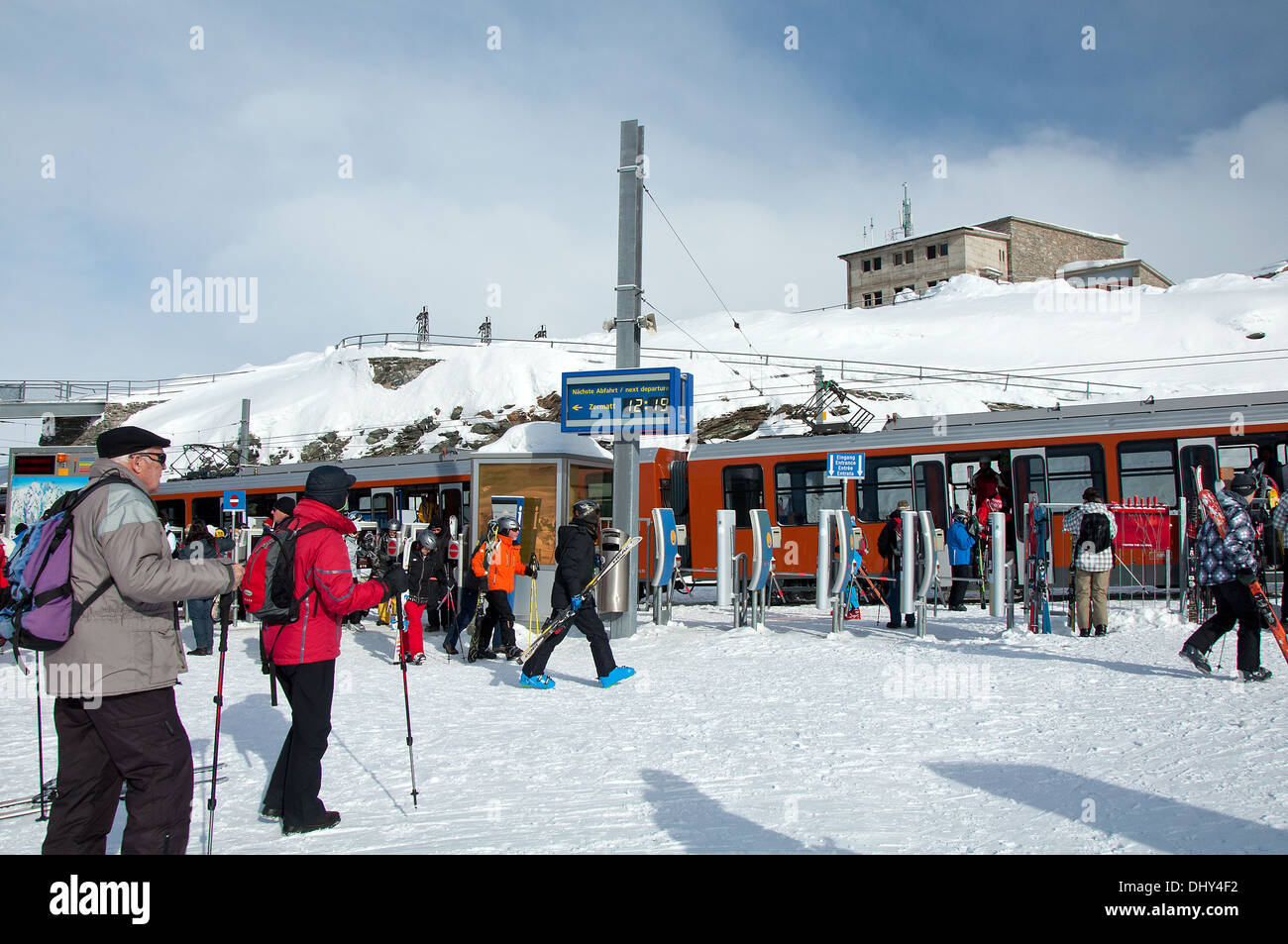 ZERMATT - Januar 17: Die auf dem Bahnhof in Gornergrat, in den Schweizer Alpen am 17. Januar 2013 in der Schweiz. Gornergrat-r Stockfoto