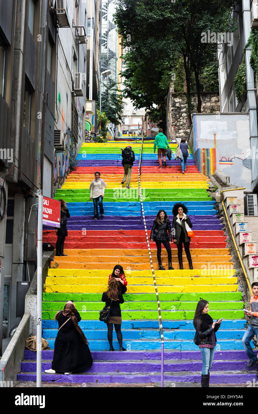 Farbenfrohe Schritte in Istambul mit einheimischen fotografieren Stockfoto