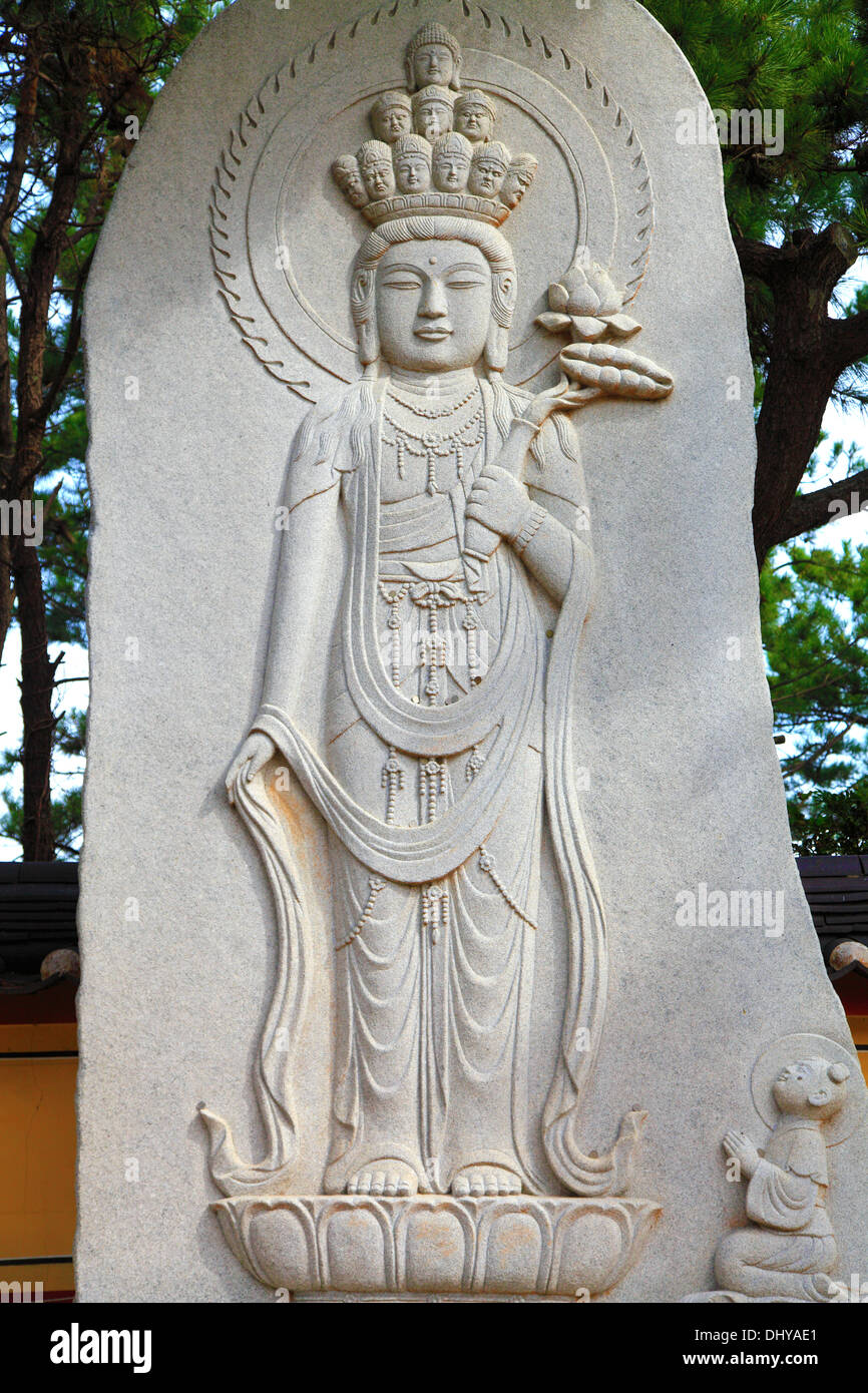 Südkorea, Busan, Haedong Yonggungsa, buddhistische Tempel, Steinfigur, Stockfoto