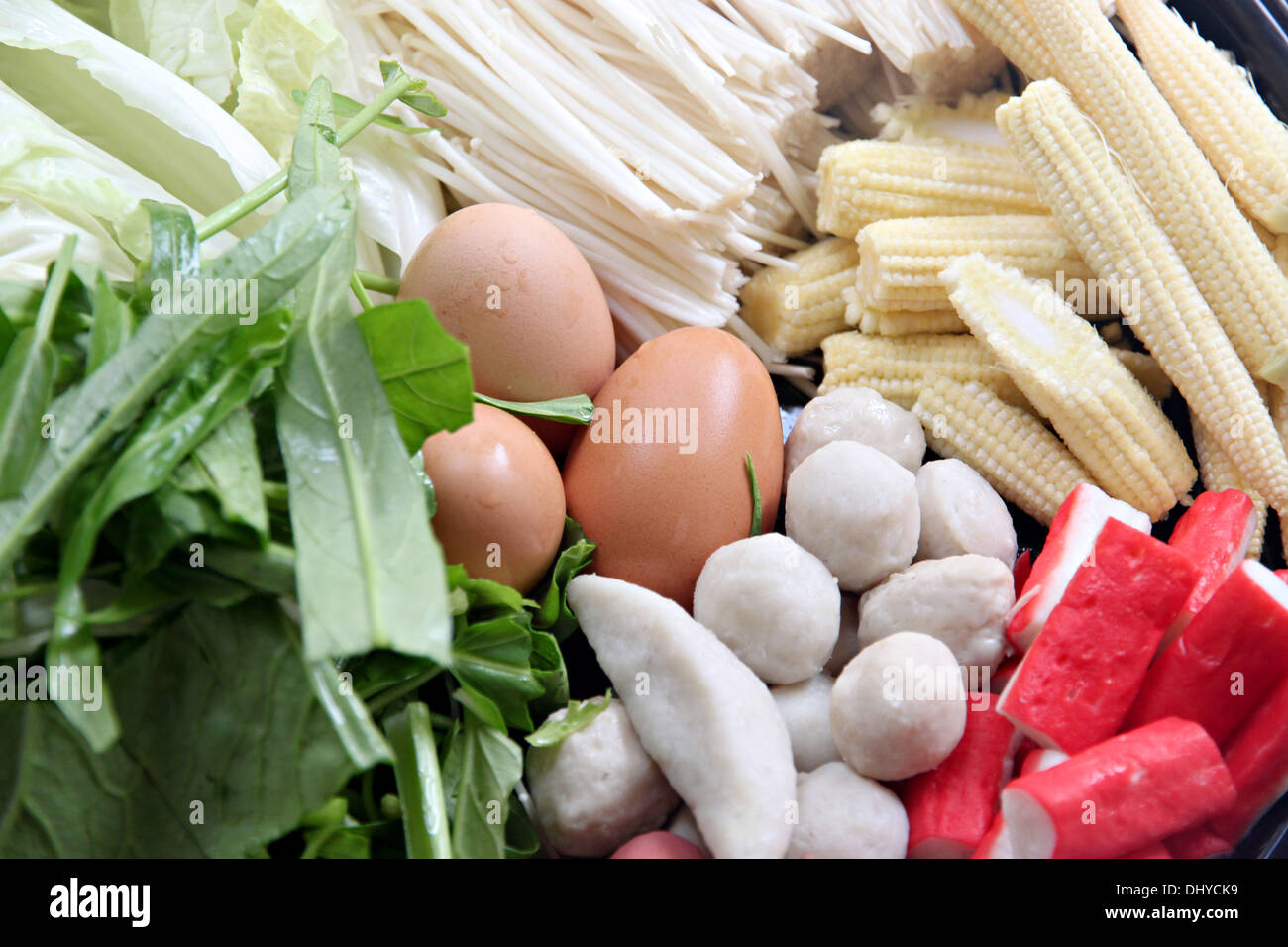 Das Bild Gemüse gekochten Eiern, Frikadellen Sukiyaki. Stockfoto