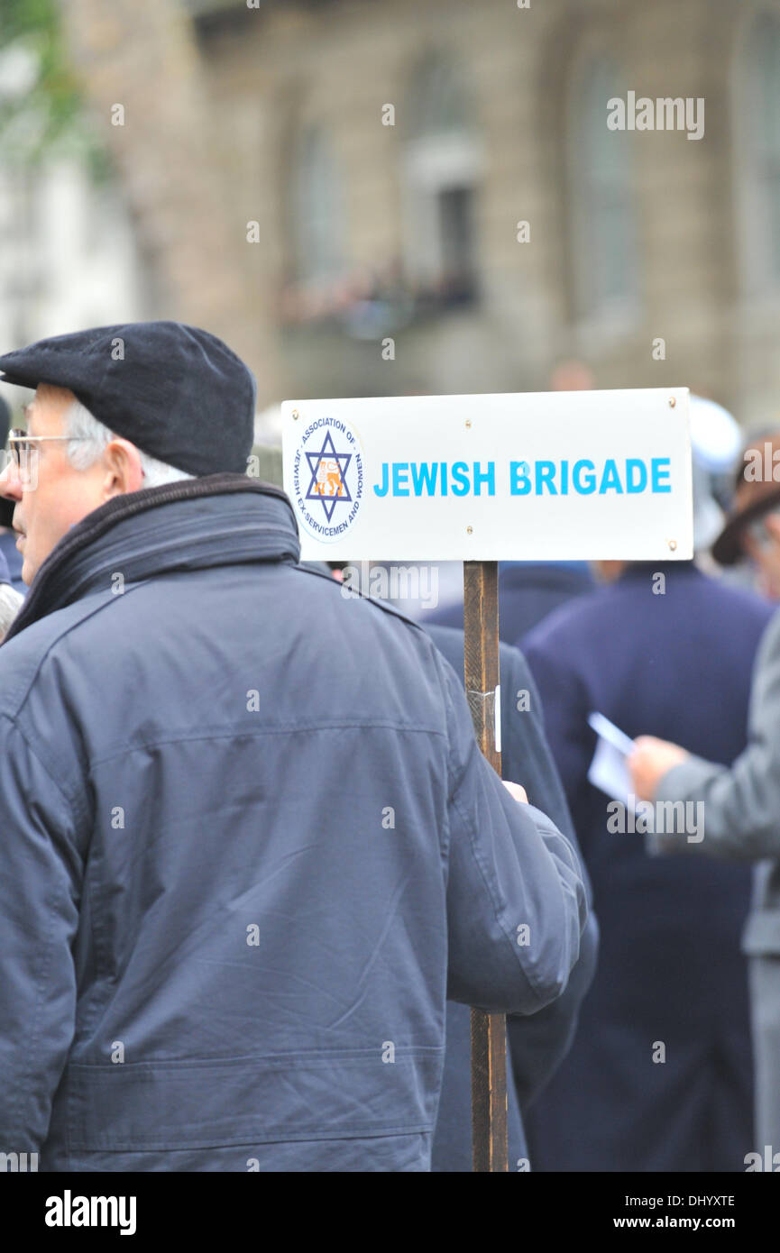 Whitehall, London, UK. 17. November 2013. Veteranen marschieren vorbei das Ehrenmal an der jüdischen Vereinigung der Ex-Sevicemen und Frauen jährliche Gedenkveranstaltung. Bildnachweis: Matthew Chattle/Alamy Live-Nachrichten Stockfoto