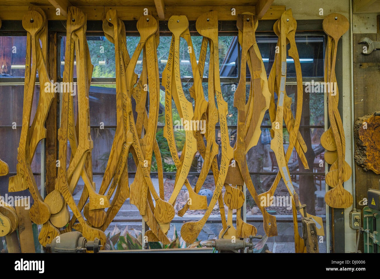 Hölzerne Vorlagen im Sam Maloof Shop der berühmten Künstler/Schreiner Sam Maloof. Stockfoto