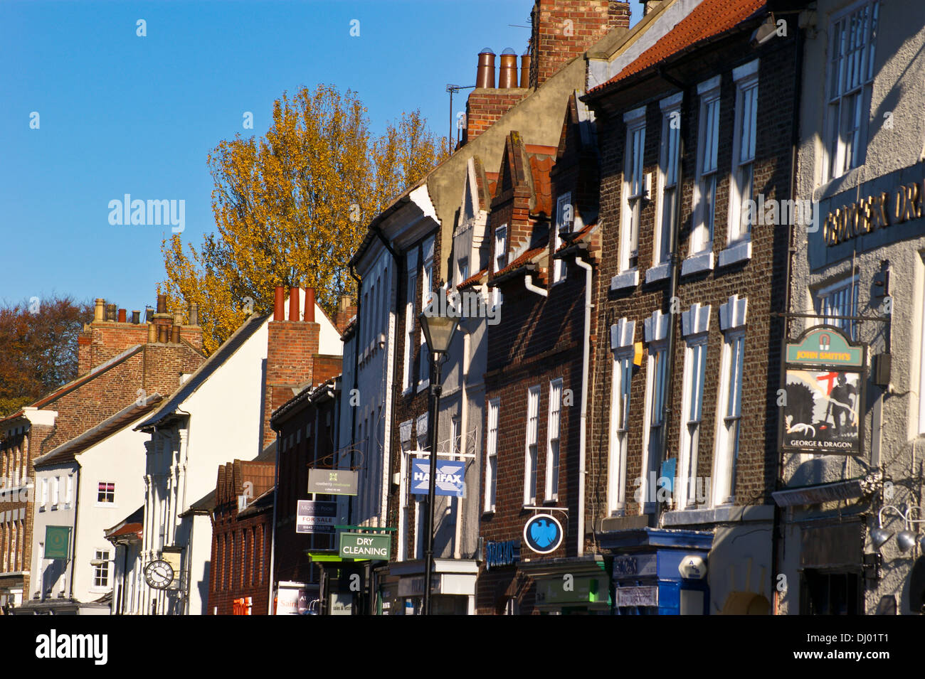 Georgische Terrasse Geschäfte, High Street, yarn, County Durham England Stockfoto