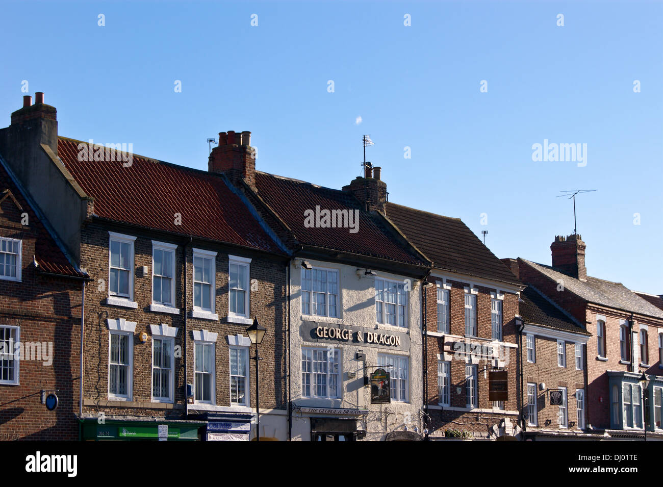 Georgische Terrasse Geschäfte, High Street, yarn, County Durham England Stockfoto