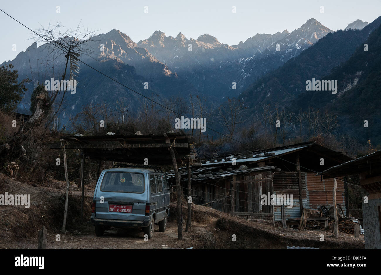 Ein angeschlagenen Auto in einem abgelegenen Teil des westlichen Bhutan Stockfoto