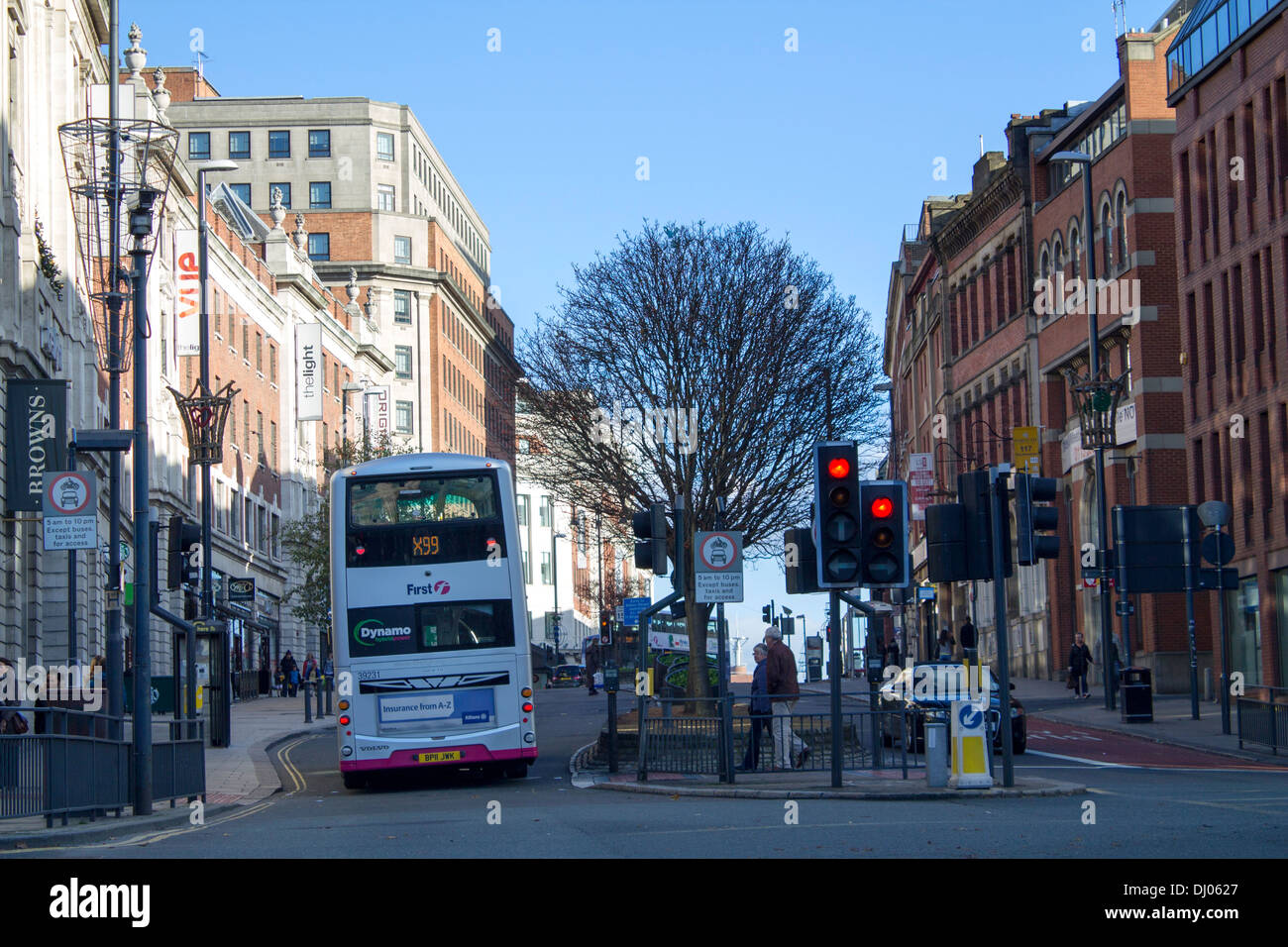 Die Headrow in Leeds Stadtzentrum West Yorkshire Stockfoto