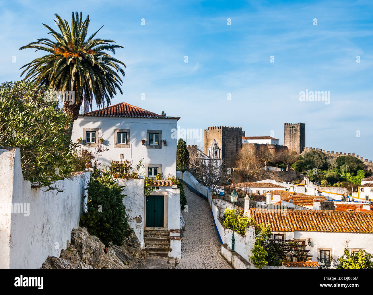 Obidos - alte befestigte Stadt in Portugal. Der Name Obidos leitet sich wahrscheinlich von dem lateinischen Begriff Oppidum, Bedeutung Zitadelle, Stockfoto