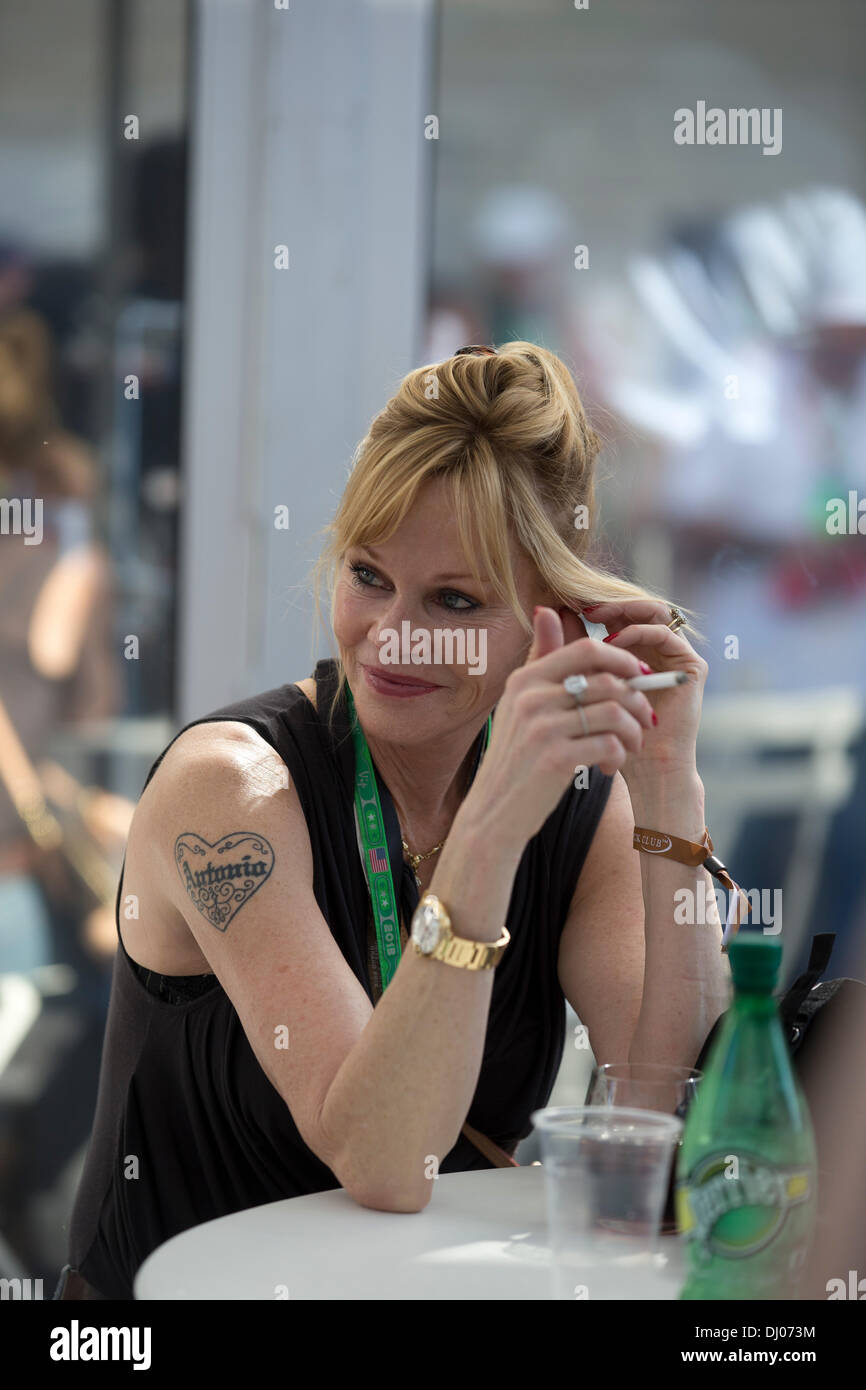 US-amerikanische Schauspielerin Melanie Griffith in den USA Grand Prix auf dem Circuit of the Americas verfolgen außerhalb von Austin. Stockfoto