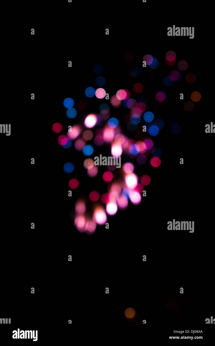 Multi Farbe Feuerwerk explodieren leichte Blüte Stockfoto