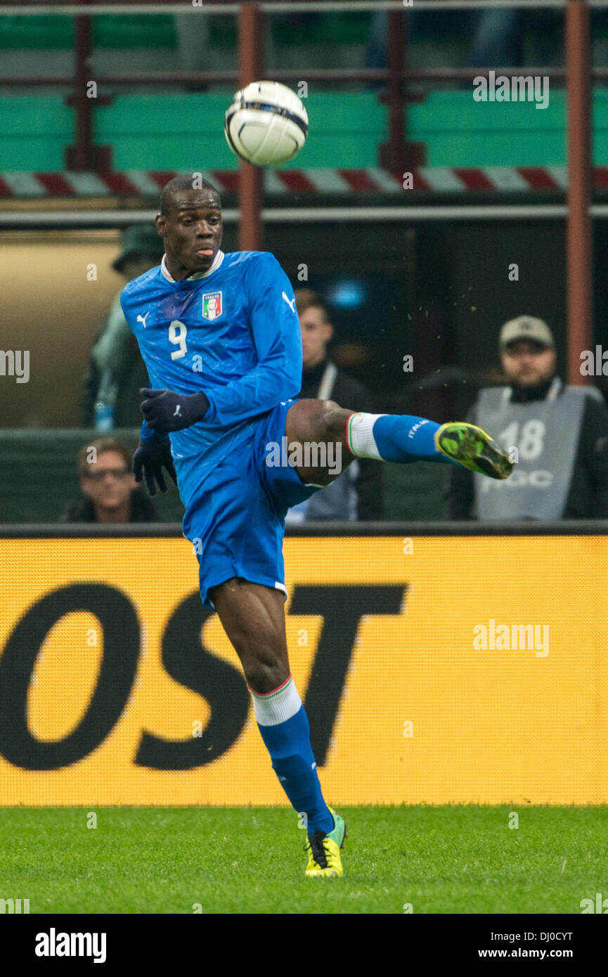 Mailand, Italien. 15. November 2013. Mario Balotelli (ITA) Fußball / Fußball: internationale Freundschaftsspiel zwischen Deutschland und Italien 1: 1 im Giuseppe Meazza Stadium in Mailand, Italien. © Maurizio Borsari/AFLO/Alamy Live-Nachrichten Stockfoto