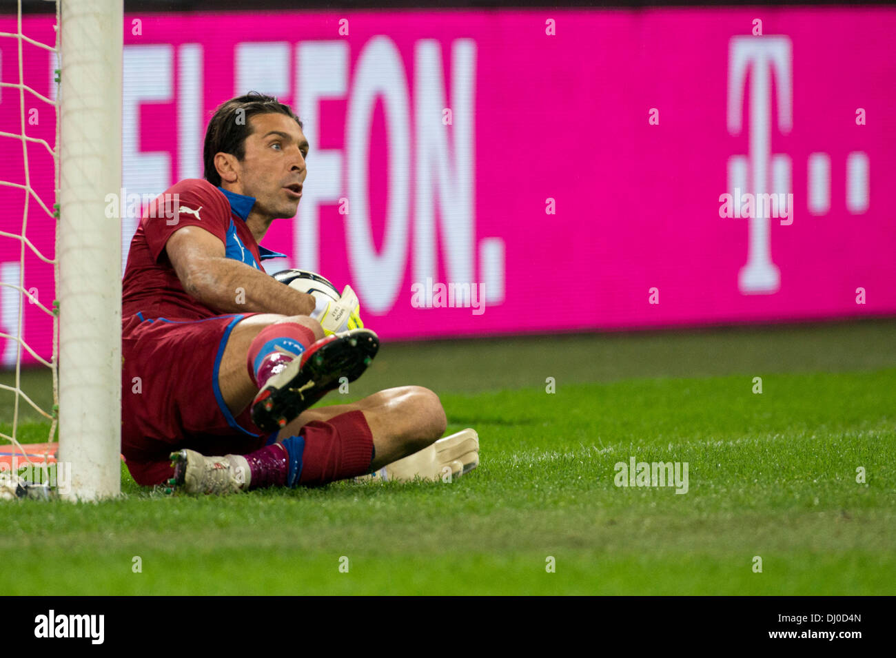 Mailand, Italien. 15. November 2013. Gianluigi Buffon (ITA) Fußball / Fußball: internationale Freundschaftsspiel zwischen Deutschland und Italien 1: 1 im Giuseppe Meazza Stadium in Mailand, Italien. © Maurizio Borsari/AFLO/Alamy Live-Nachrichten Stockfoto