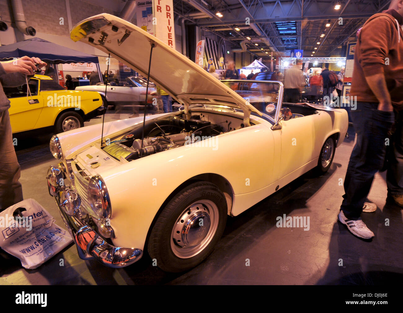 Birmingham, Vereinigtes Königreich. 16. November 2013. Oldtimer Autos auf dem Display an Lancaster Insurance NEC Classic Car Show in Birmingham. © Matthew Richardson/Alamy Live-Nachrichten Stockfoto