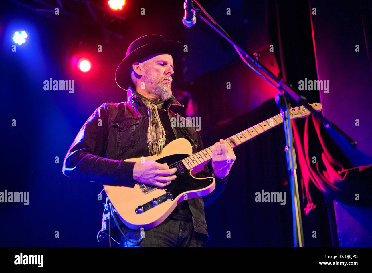 Manchester, UK. 17. November 2013. US-Rock-Band TV Konzert in Manchester Academy. Gitarrist Jimmy Rip. Stockfoto