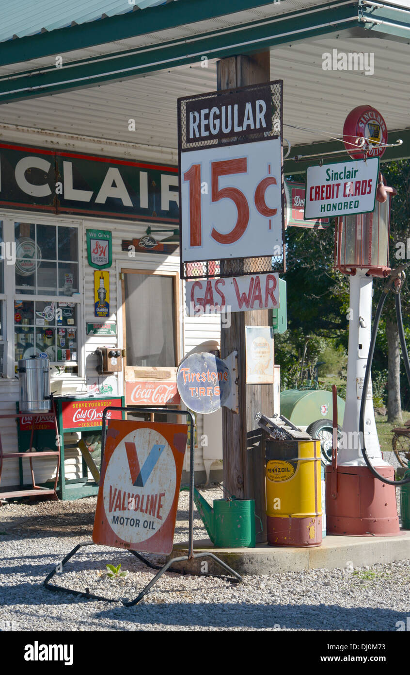 Gay Parita Sinclair-Tankstelle auf der historischen Route 66, Missouri Stockfoto Gay Parita Sinclair-Tankstelle auf der historischen Route 66, Missouri Stockfoto