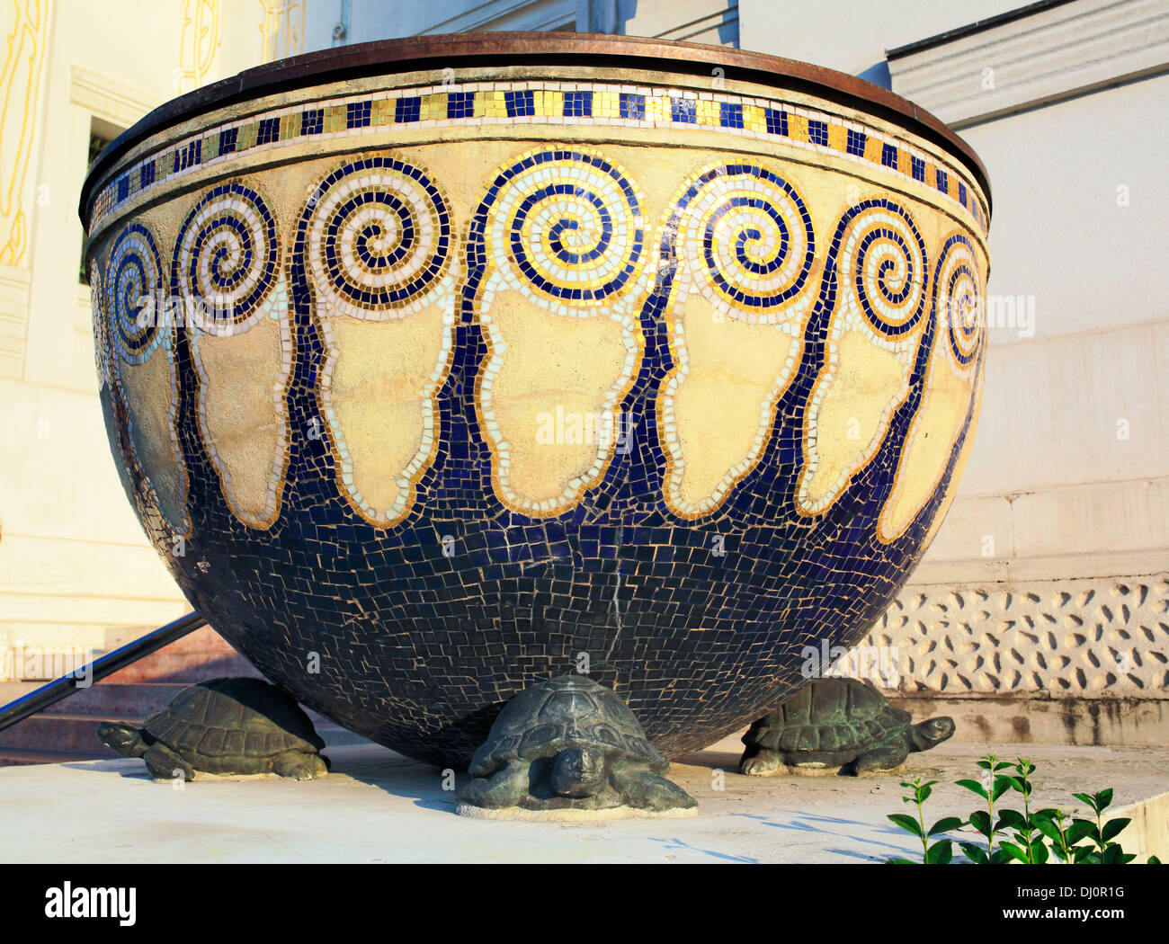 Skulptur am Eingang der Gebäude der Secession, Wien, Österreich Stockfoto