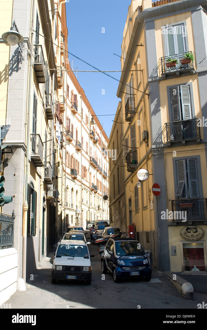 Eine Straßenansicht von der touristischen Altstadt der Hauptstadt Cagliari Sardinien Stockfoto